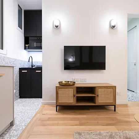 Apartment Place De Clichy Monmartre *