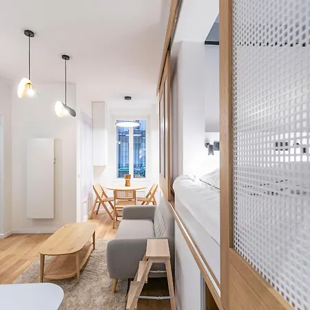 Apartment Place De Clichy Monmartre